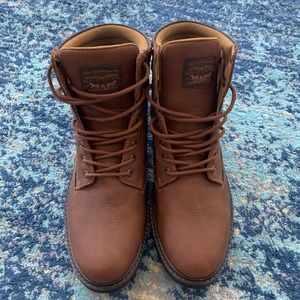 Levi’s Brown boots 🥾